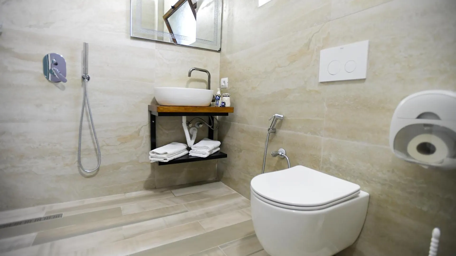 Guest house Vila Rivaaa Berat